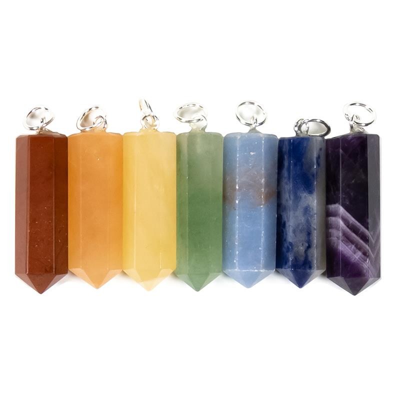 Set De 7 Pendentifs Pointes Chakras En Pierre Naturelle Avec Collier - Neuf Avec étiquettes